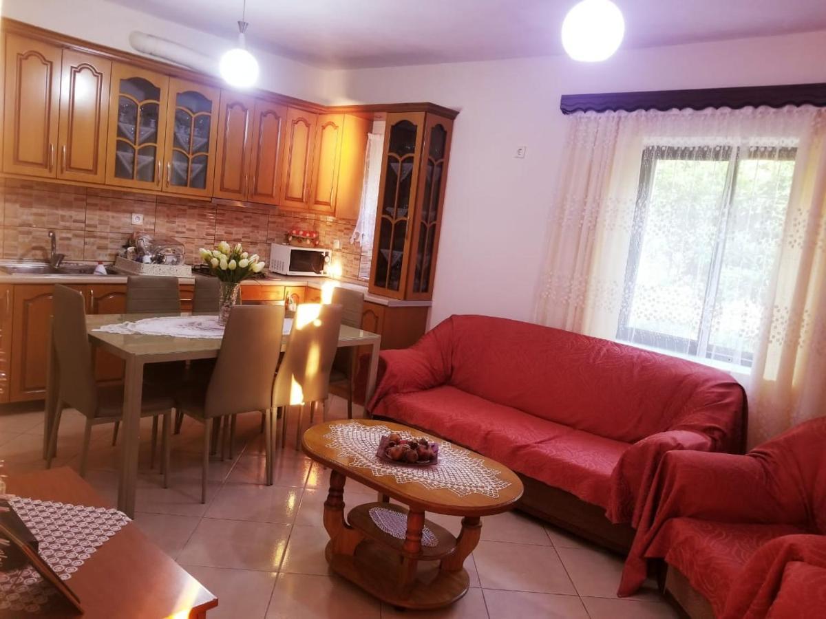 Вилла Eva'S House Лукове Экстерьер фото